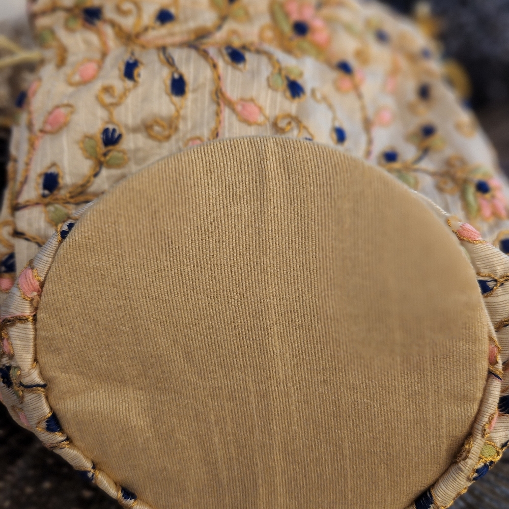 Drawstring Clutch - Picture 5 of 11